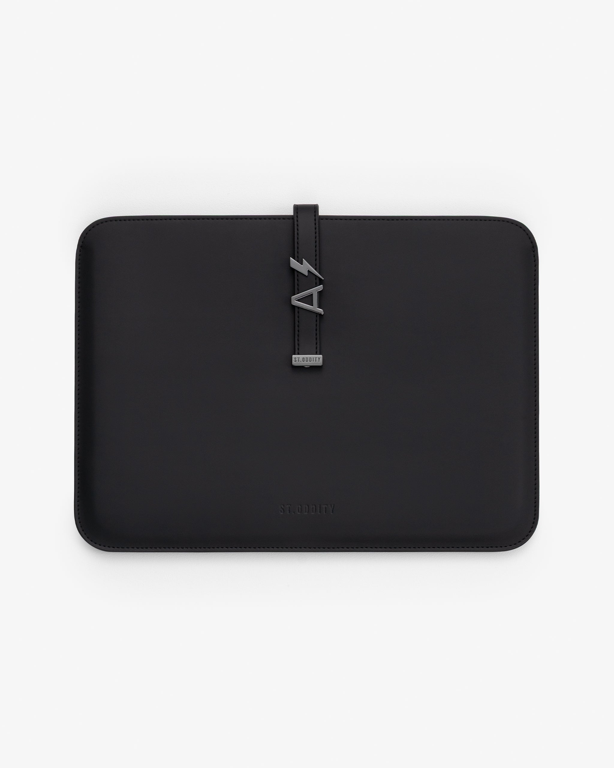 Black/Gunmetal 13"/14" laptop sleeve with 'A' personalisation.