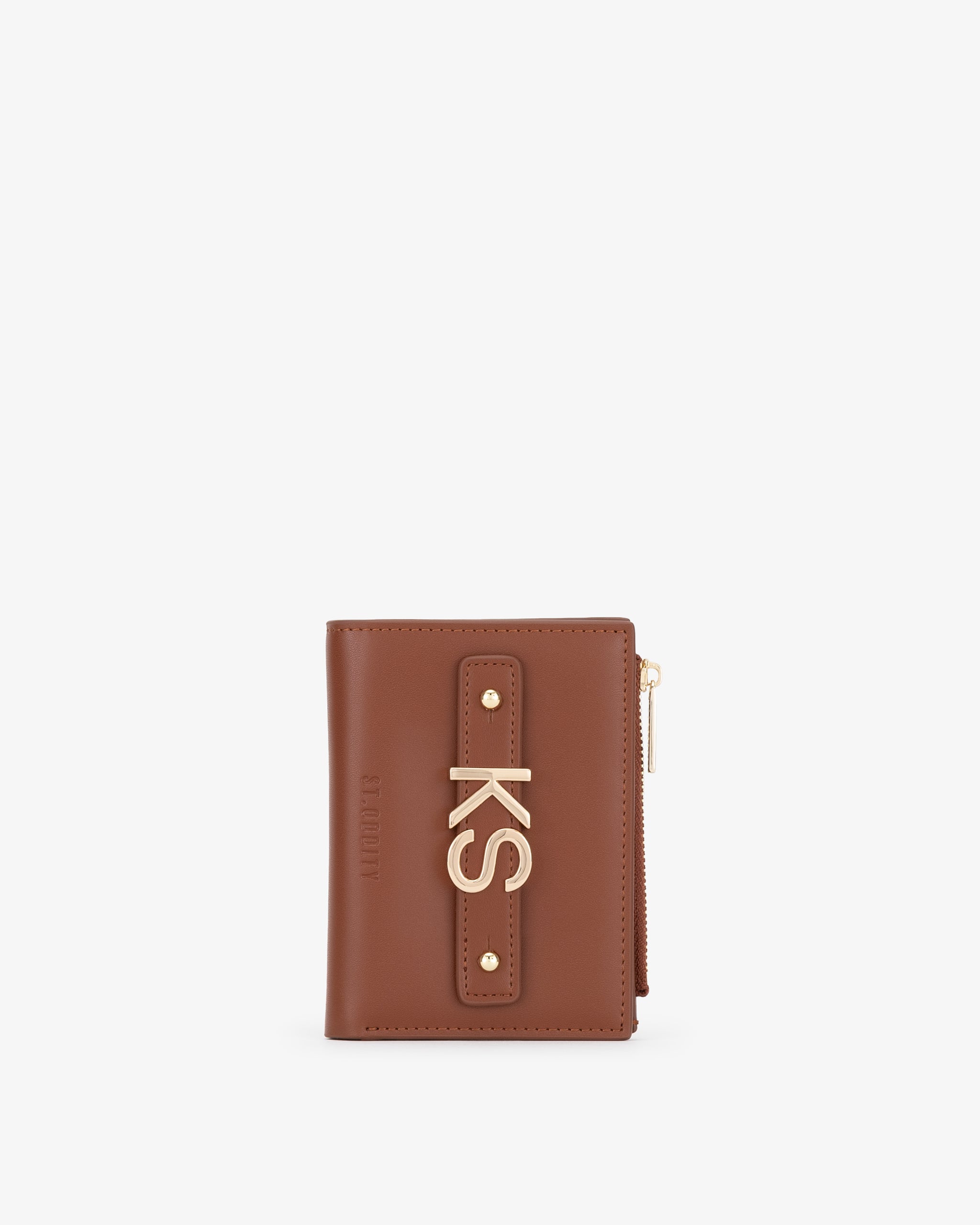 Cognac wallet with gold personalisation 'KS' on a white background