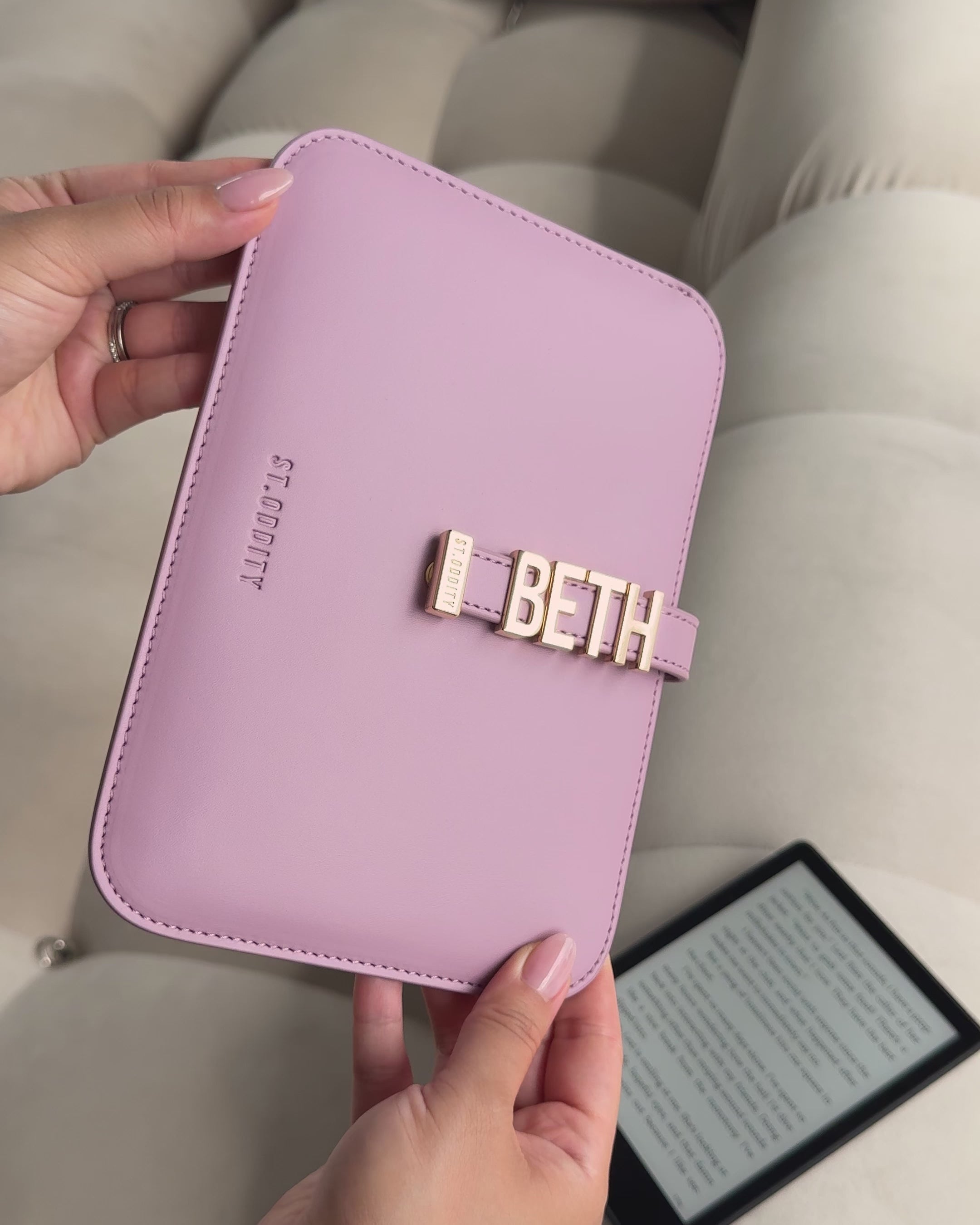Kindle/iPad Mini Sleeve in Lilac with 'BETH' personalisation.