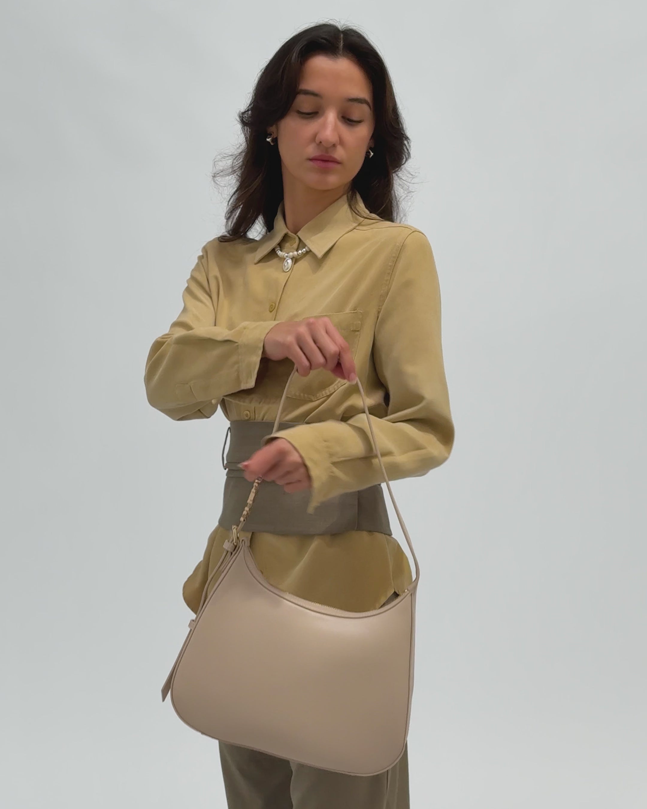 Day Shoulder Bag in Ecru with Personalised Hardware – St. Oddity