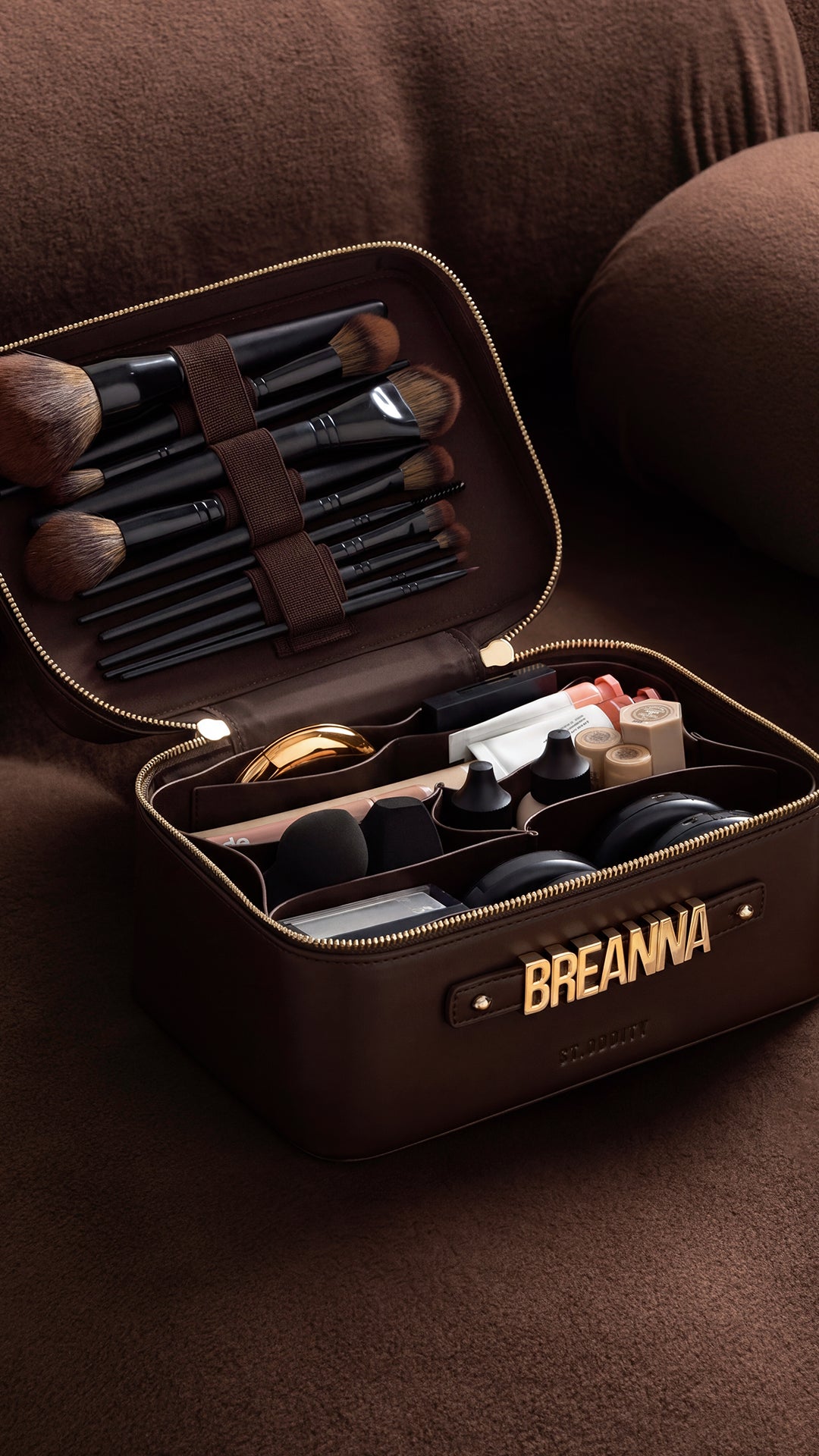 Brown Vanity case with 'Breanna' personalisation on a brown background